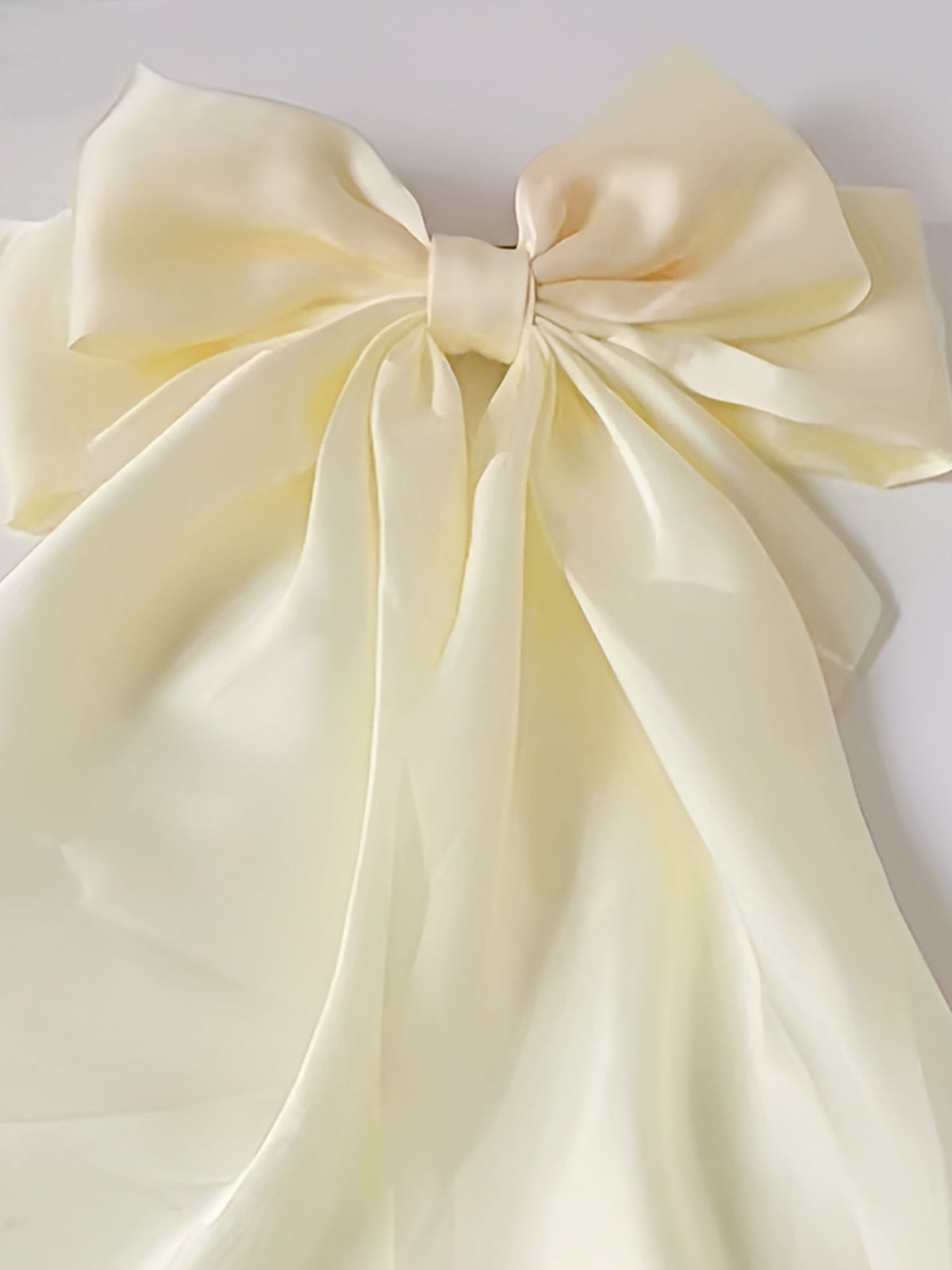 Retro 90s Style with Oversized Design Satin Party and Vintage-Themed Events Hair Accessories