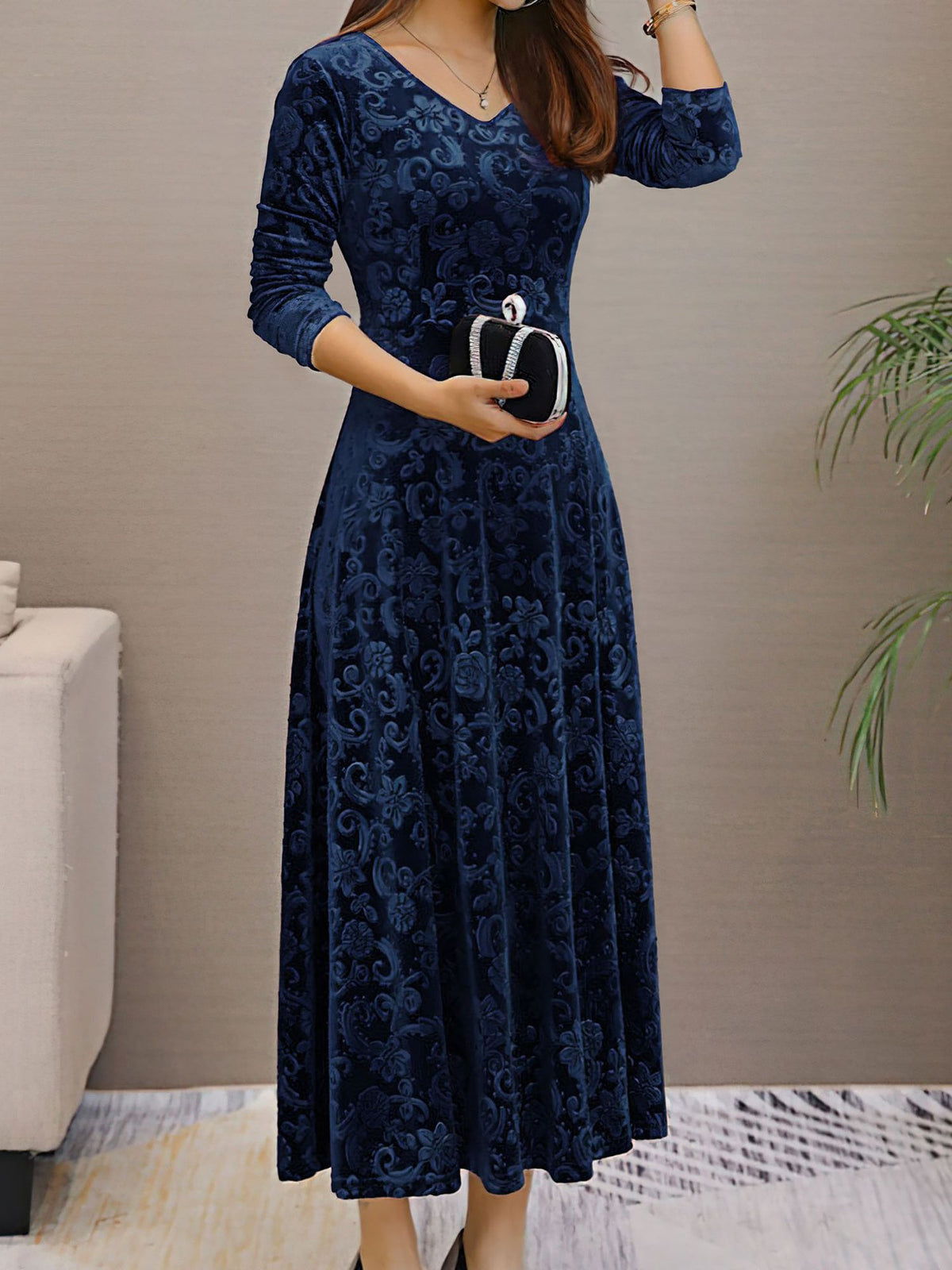 Elegant Vintage Velvet Floral V Neck Long Sleeves Maxi Dress
