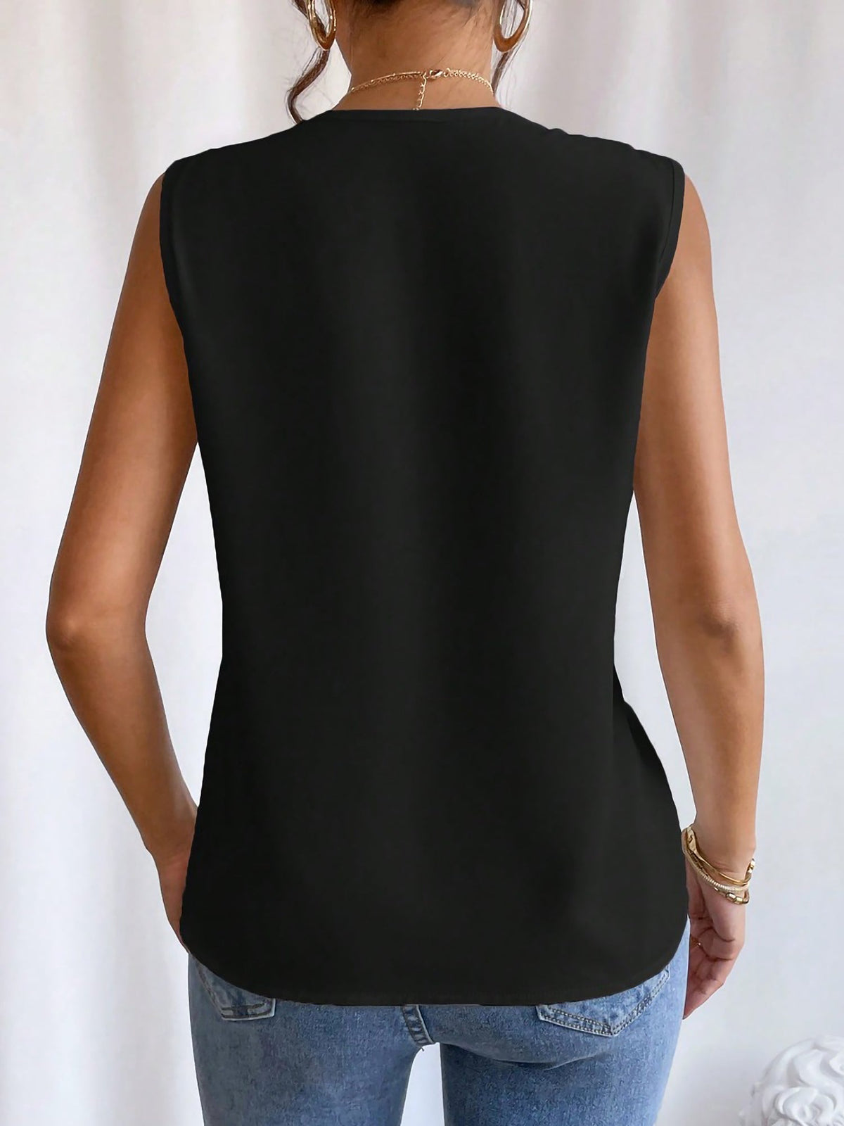 Elegant A-Line Silhouette Pleated V Neck Sleeveless Solid Color Top