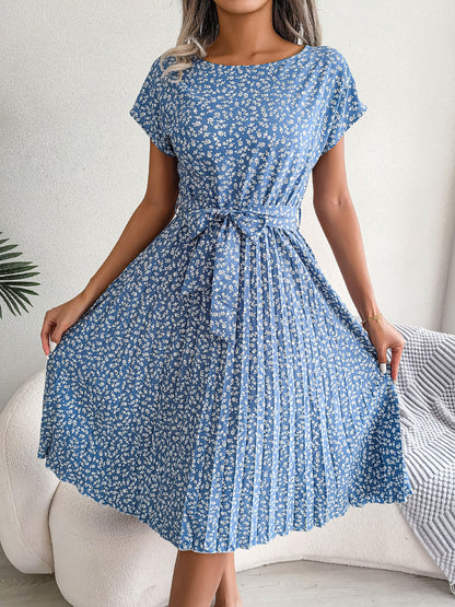 Retro-Chic All-Over Blooms Short Sleeves Floral Pleated Waist Detail Midi Casual Dress