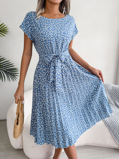 Retro-Chic All-Over Blooms Short Sleeves Floral Pleated Waist Detail Midi Casual Dress