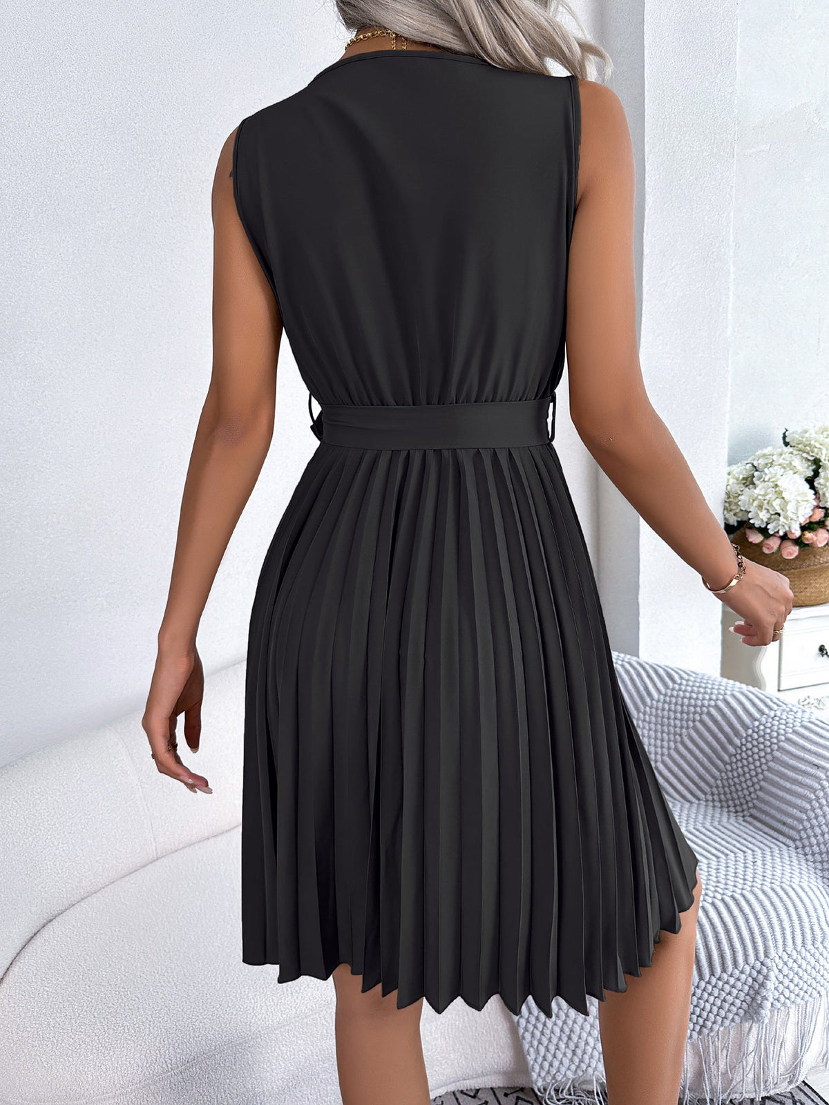 V Neck Sleeveless Lace-Up Pleated Above Knee Dress