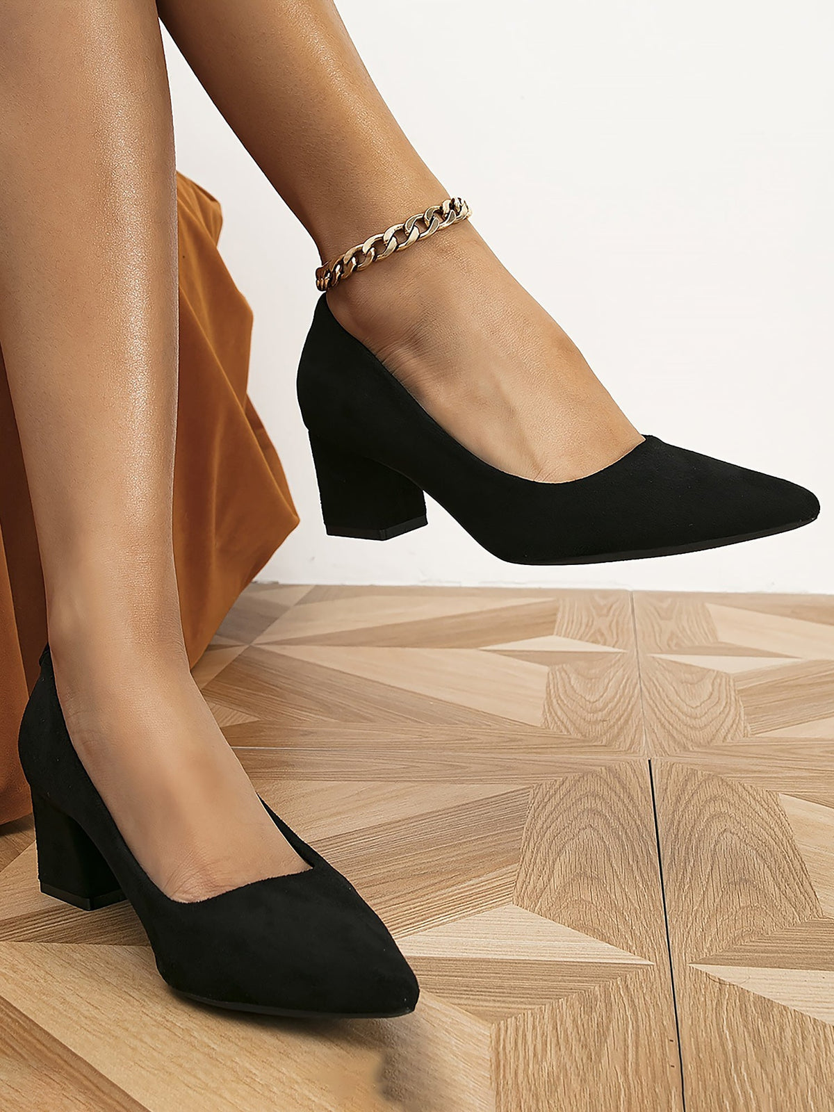 Faux Suede Solid Color Chunky Heel Pumps
