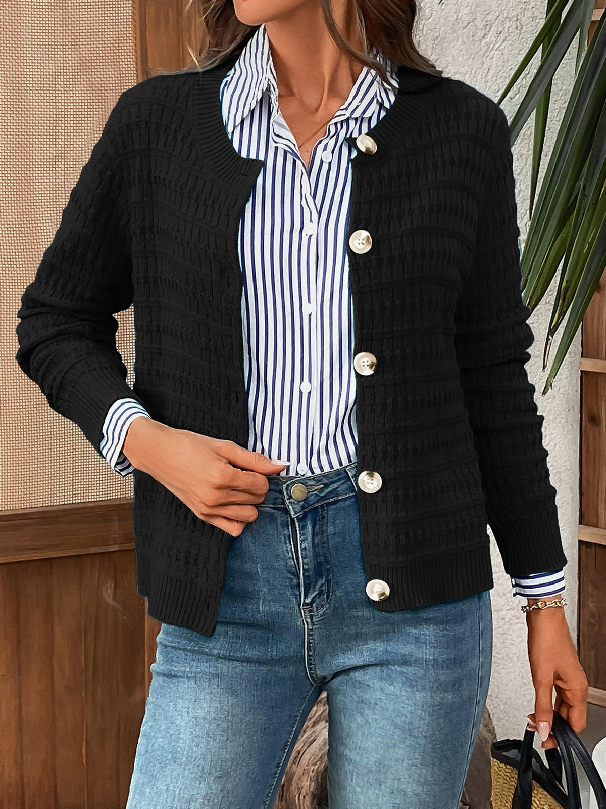 Round Neck Long Sleeves Button Down Knitted Cardigans