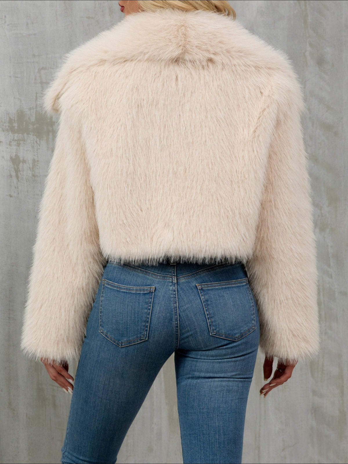 Collared Long Sleeves Cropped Faux Fur Coat