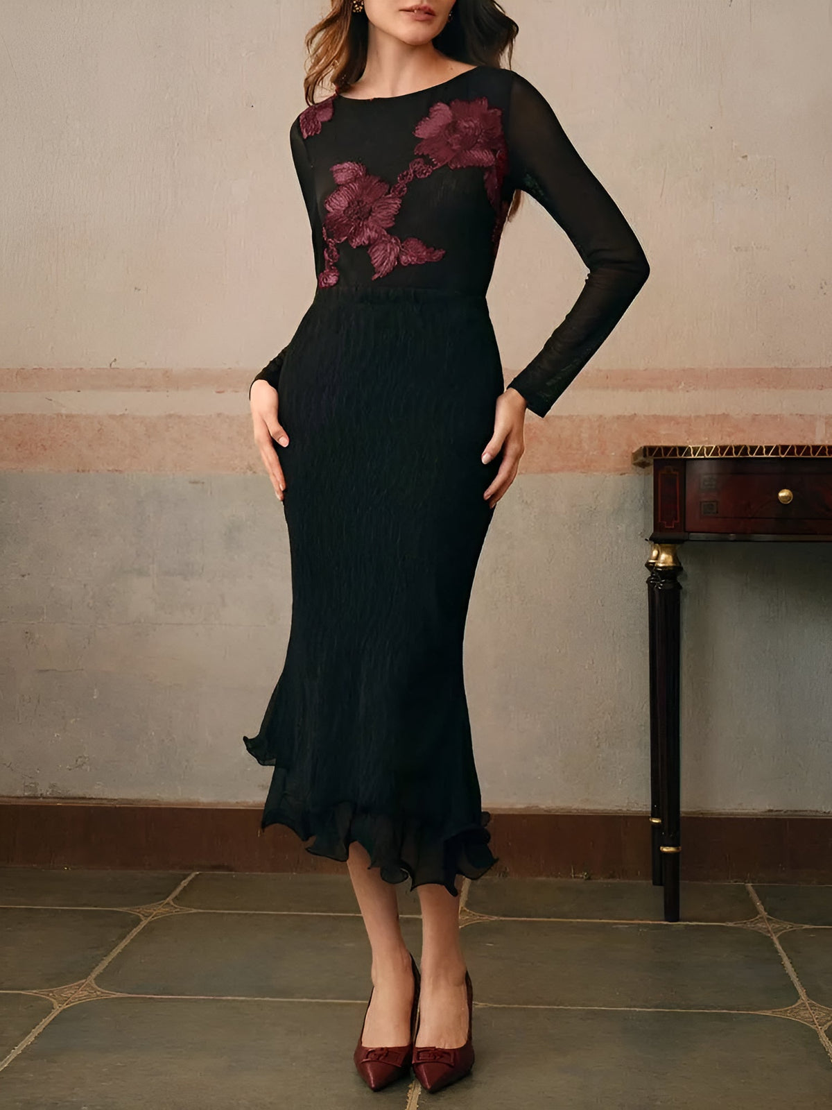 Boat Neck Long Sleeves Floral Textured Blouse