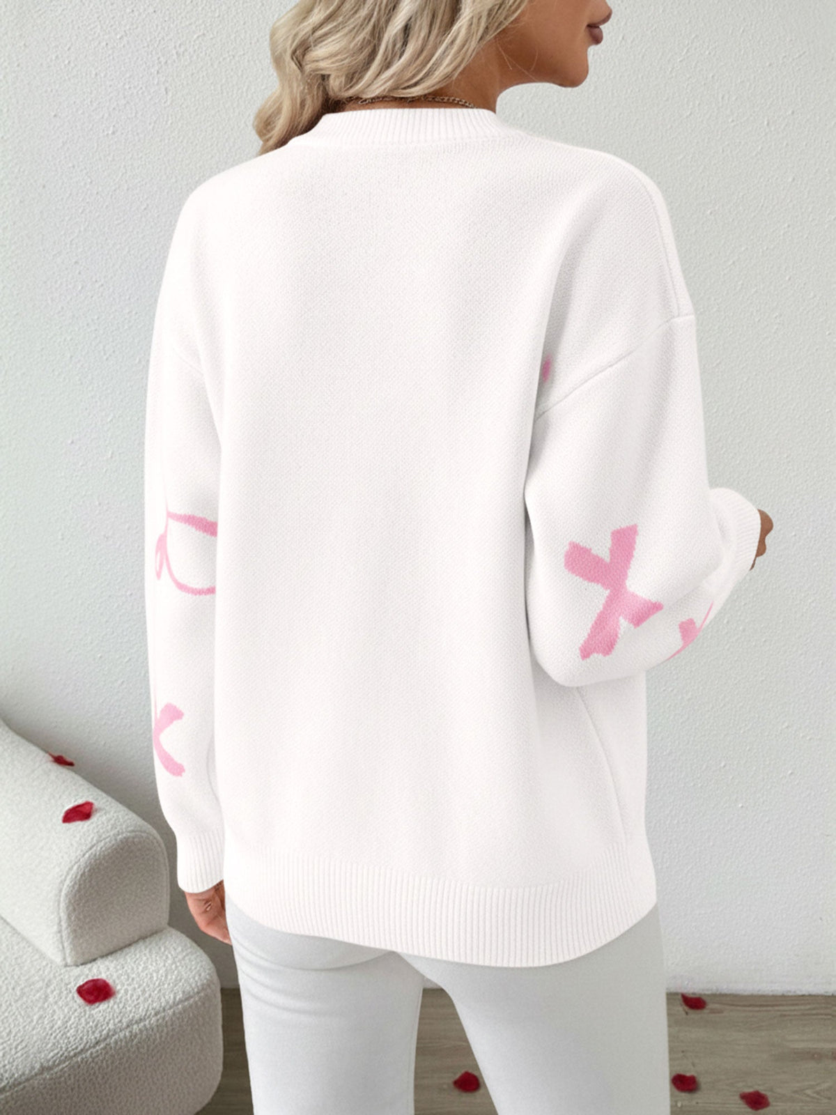 Round Neck Bow Pattern Knitted Christmas Sweater