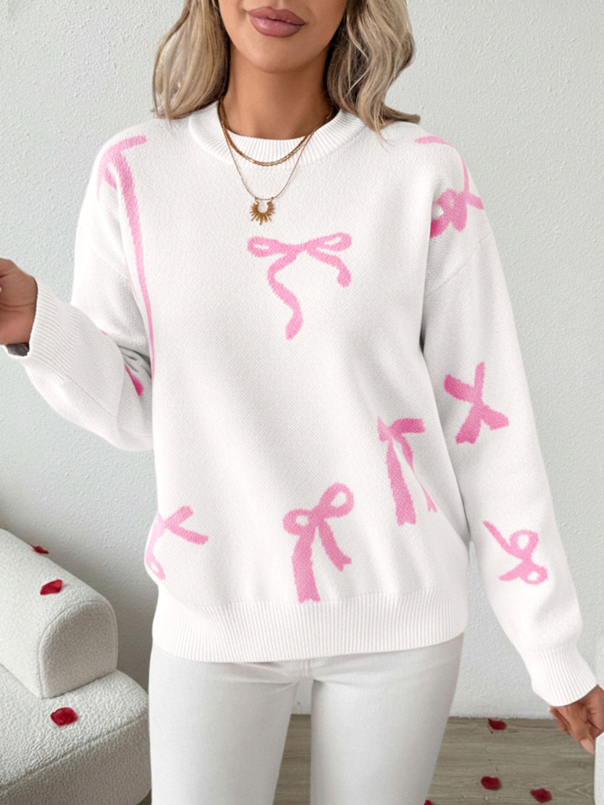 Round Neck Bow Pattern Knitted Christmas Sweater