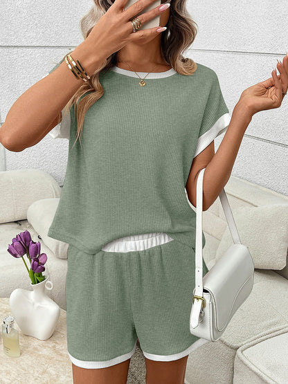 2 Pieces Color-Block Round Neck Short Sleeve Top and Shorts Matching Set