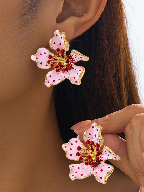 Floral Vintage-Inspired Stud Earrings