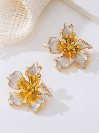 Floral Vintage-Inspired Stud Earrings